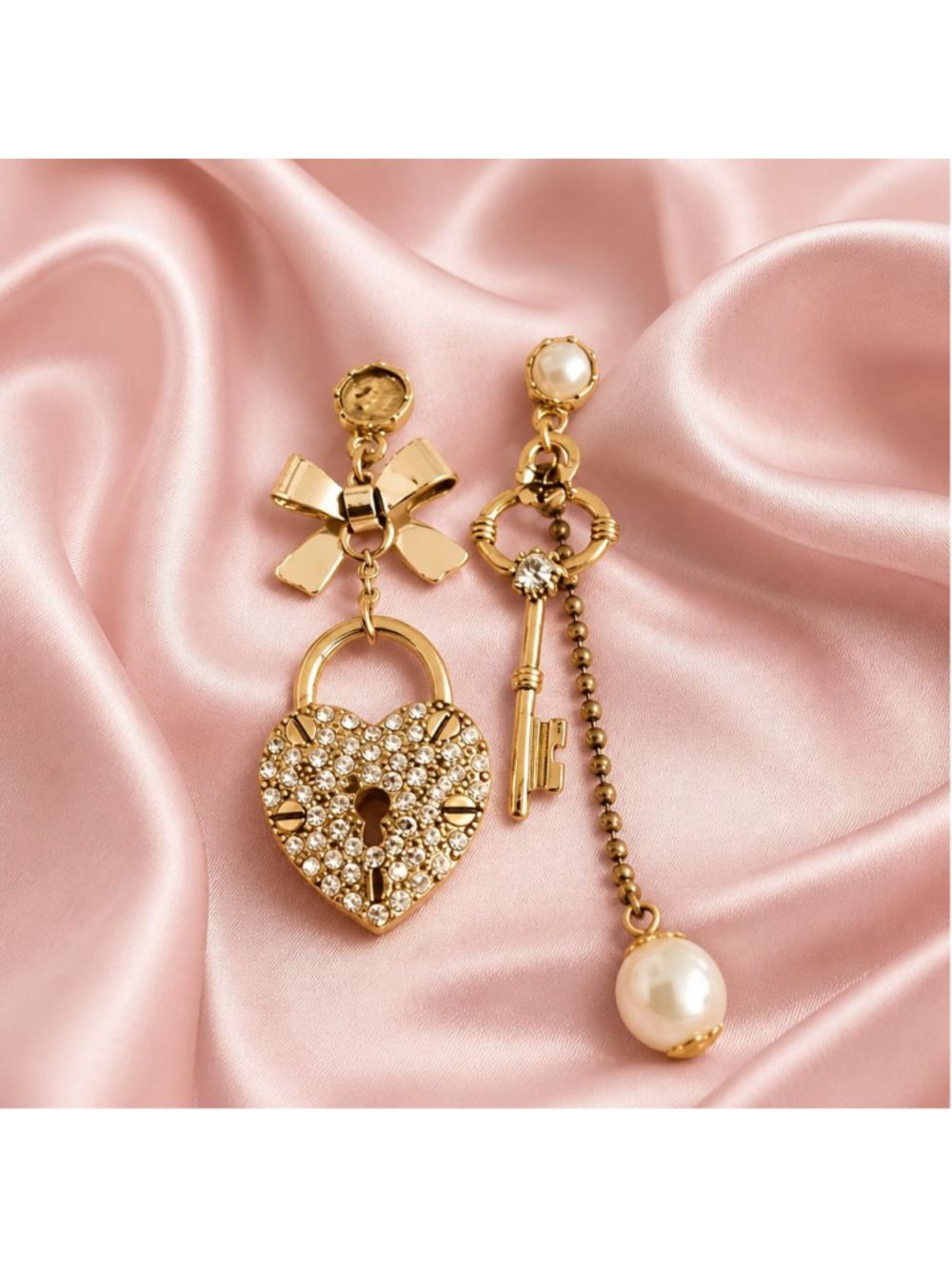 Vintage Y2K Betsey Johnson Gold & White Heart Lock & Key Drop Earrings Whimsical